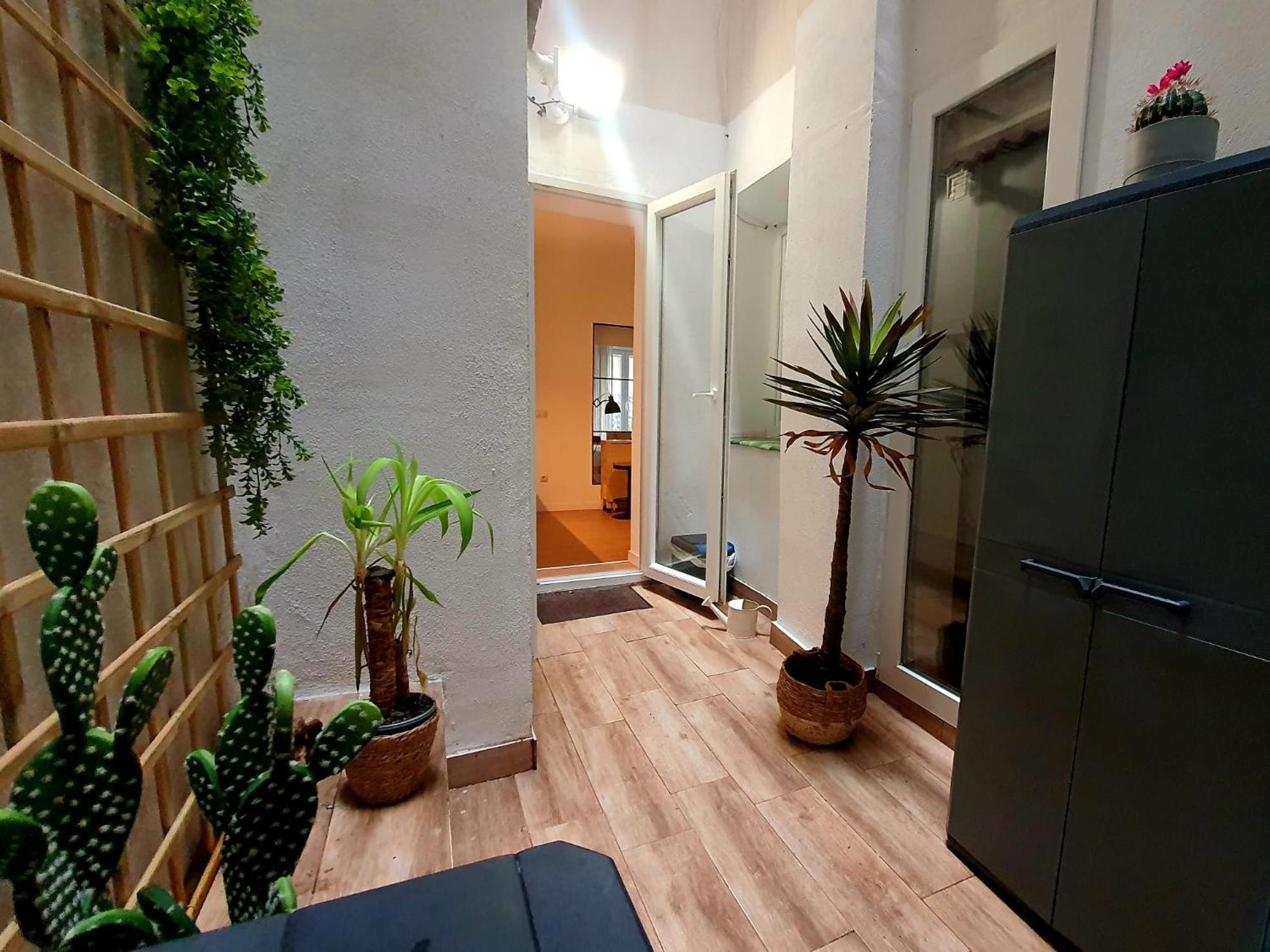 Rentadore Atocha Suites Madrid Eksteriør bilde